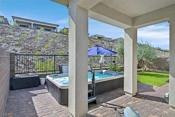 $574,900 | 111 Ibiza Lake Drive, Henderson, NV 89011