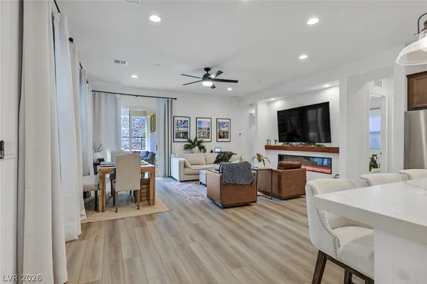 $574,900 | 111 Ibiza Lake Drive, Henderson, NV 89011