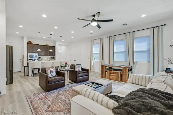 $574,900 | 111 Ibiza Lake Drive, Henderson, NV 89011