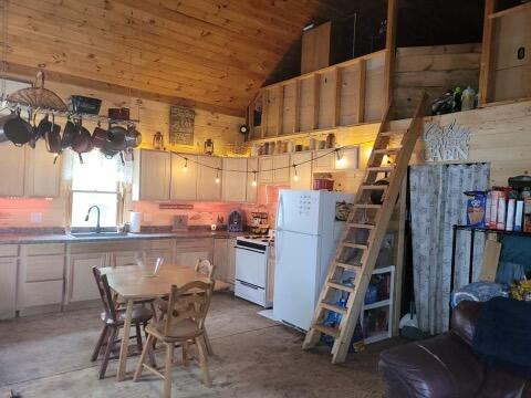 303 Independence Circle Springfield, ME 04487 - Photo 5 of 27 IMG_2364