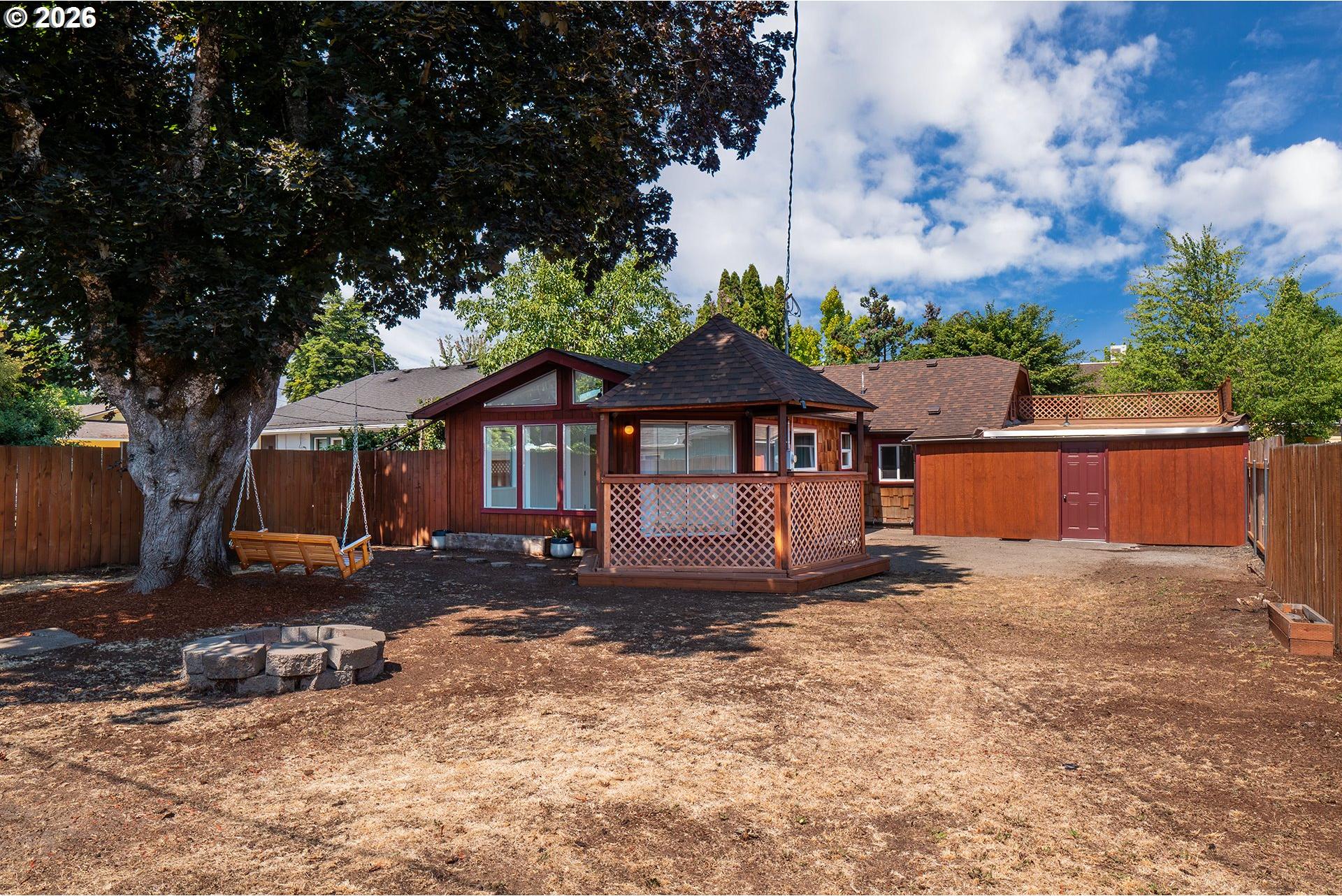 1039 C Street Springfield, OR 97477 - Photo 18 of 20 Gallery Image 18