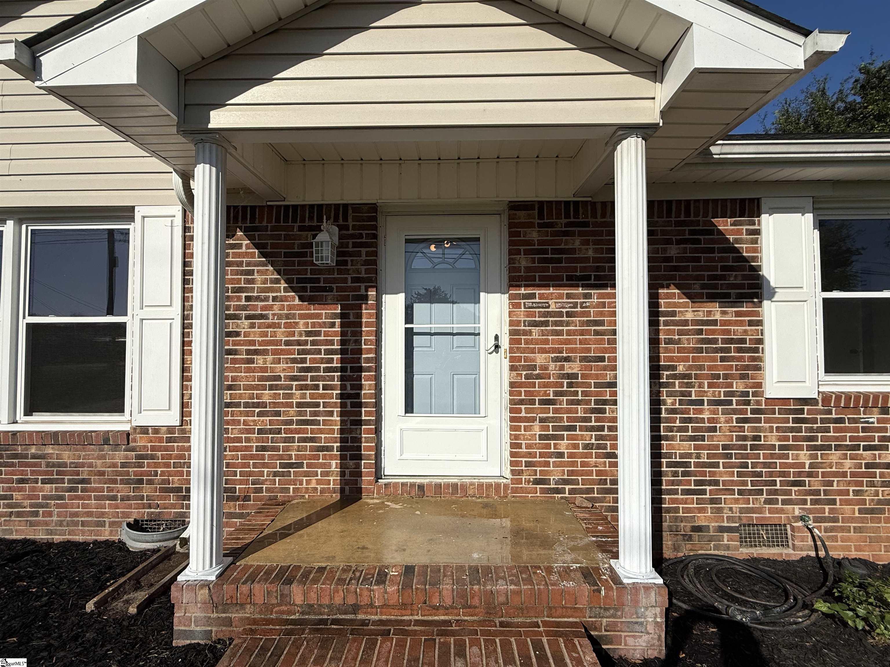 207 State Rd S-42-9783 Greer, SC 29651 - Photo 2 of 17