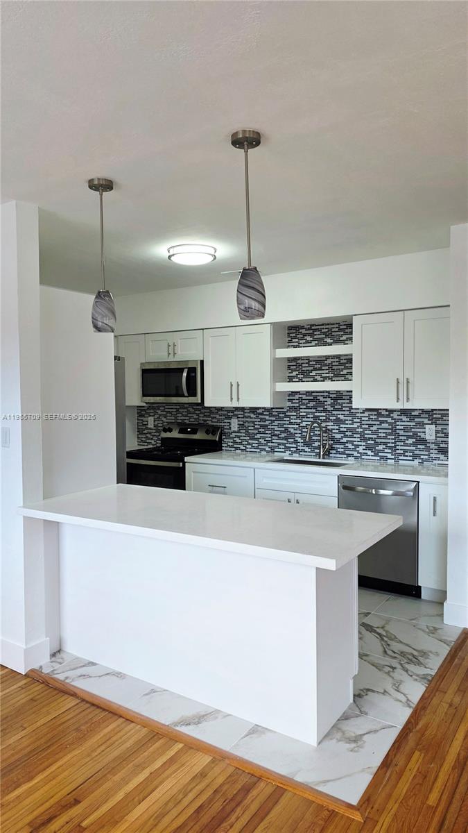 2440 Southwest 64th Avenue Miami, FL 33155 - Photo 4 of 12