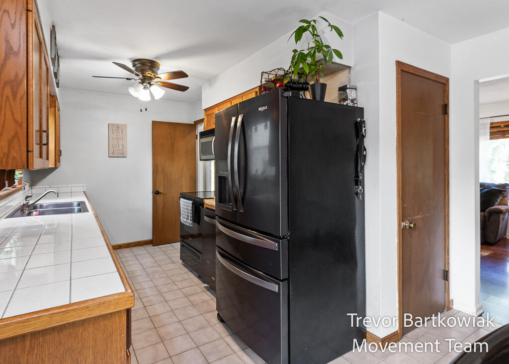 1372 Vesta Road Muskegon, MI 49445 - Photo 10 of 40 1372VestaRd-19LoRes