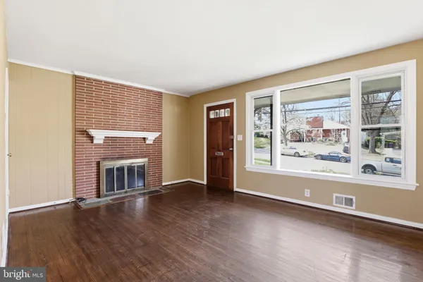 $415,000 | 5709 84th Avenue, Hyattsville, MD 20784