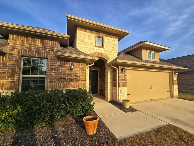 $2,350 | 208 Baralo Street, Leander, TX 78641