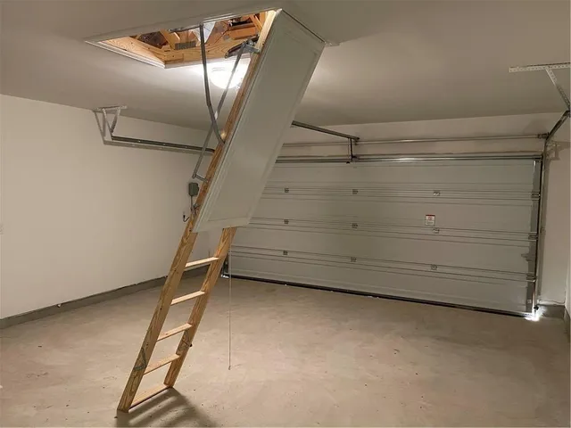 a view of a garage