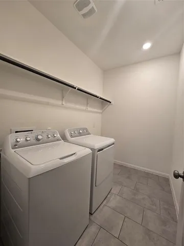 $2,350 | 208 Baralo Street, Leander, TX 78641