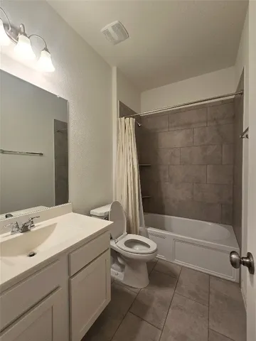 $2,350 | 208 Baralo Street, Leander, TX 78641