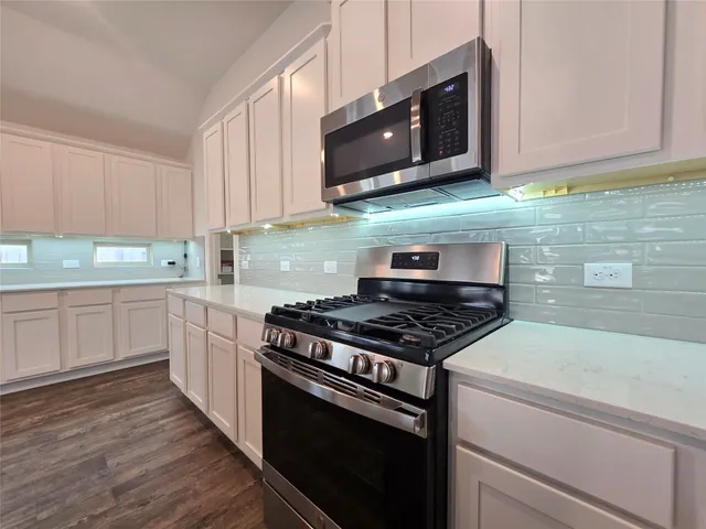 $2,350 | 208 Baralo Street, Leander, TX 78641