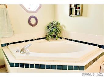 9 Tra Lin Alton, IL 62002 - Photo 13 of 24 Gallery Image 13