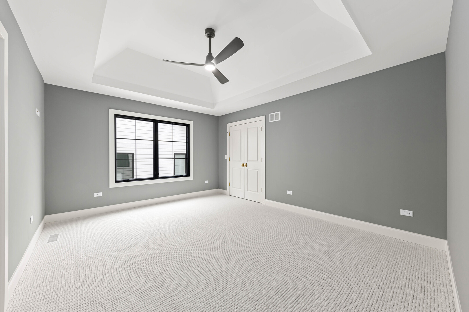 660 Eagle Street Naperville, IL 60563 - Photo 31 of 45 a view of an empty room with a window