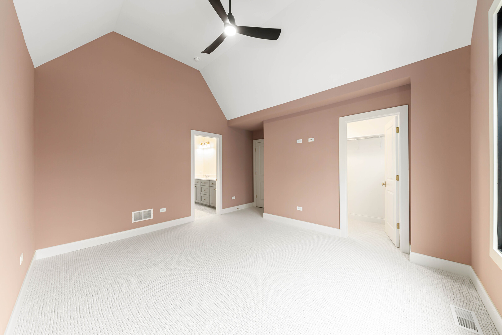 660 Eagle Street Naperville, IL 60563 - Photo 36 of 45 a view of an empty room