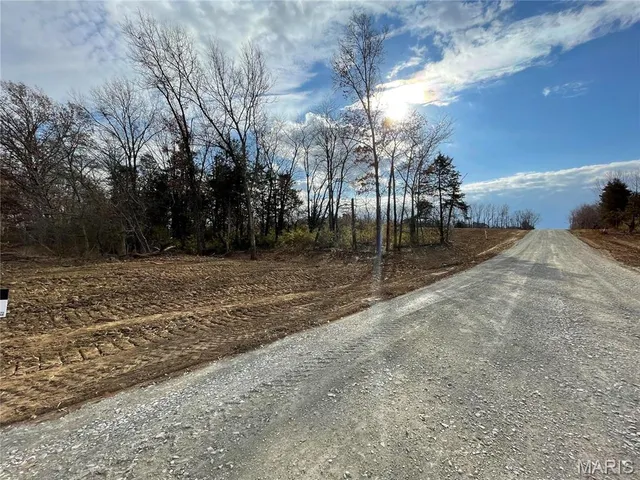 $65,000 | 5 Lone Cedar Trail, New London, MO 63459