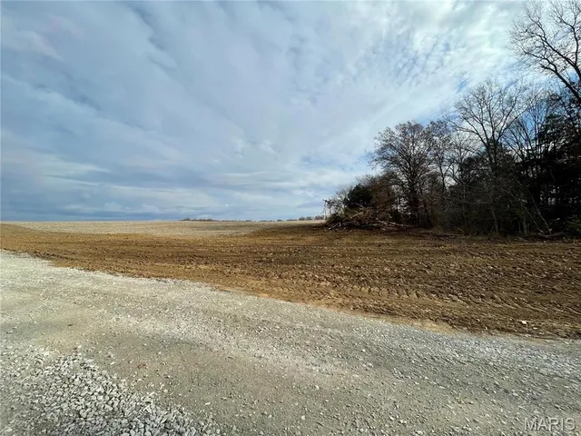 $65,000 | 5 Lone Cedar Trail, New London, MO 63459