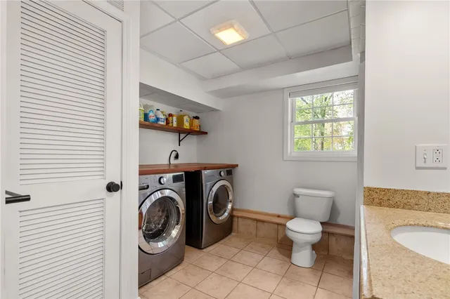 $569,000 | 5 Meadow Court, Smithfield, RI 02917