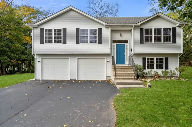 $569,000 | 5 Meadow Court, Smithfield, RI 02917