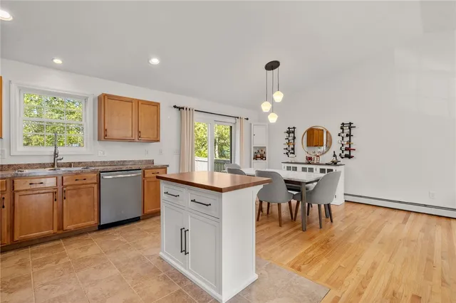 $569,000 | 5 Meadow Court, Smithfield, RI 02917