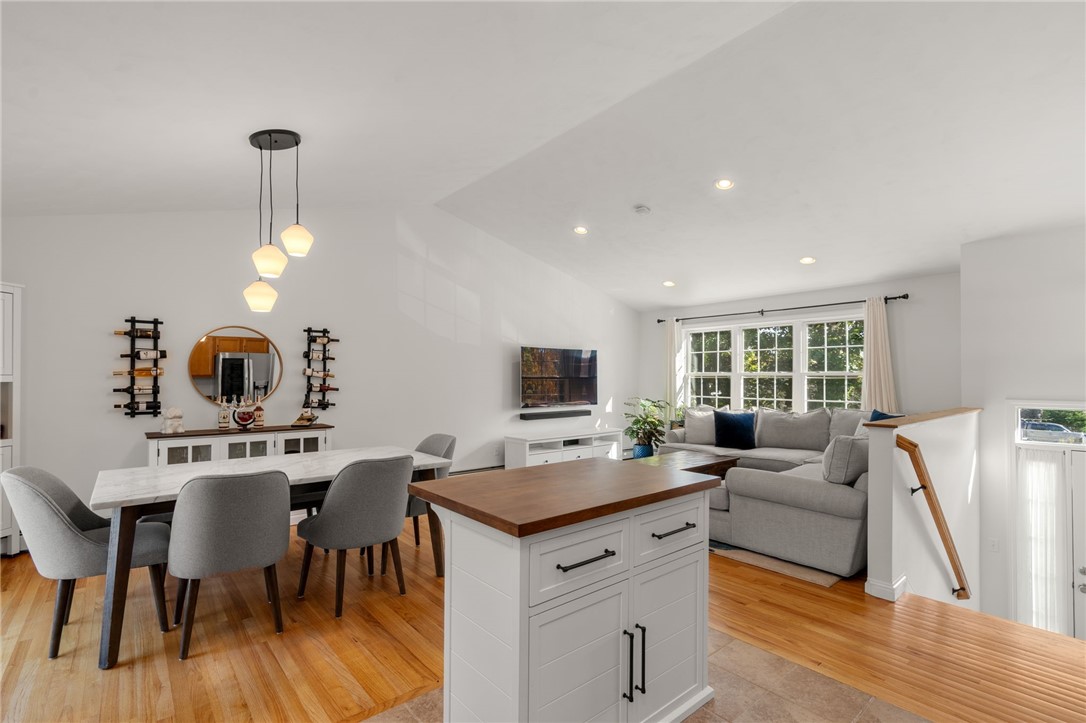 5 Meadow Court Smithfield, RI 02917 - Photo 7 of 22