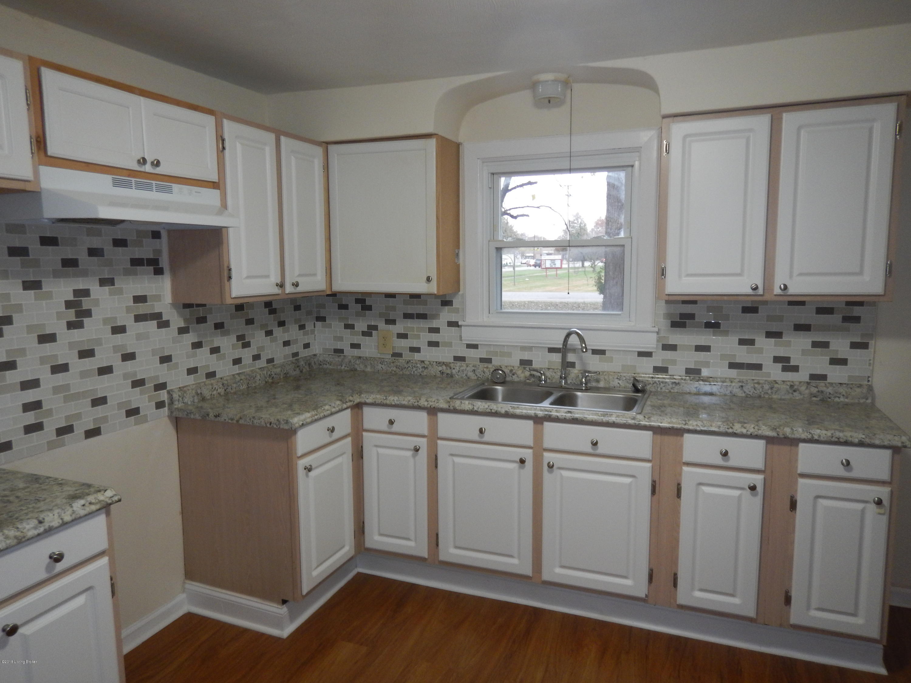 1525 Rangeland Road Louisville, KY 40219 - Photo 12 of 16 DSCN1324