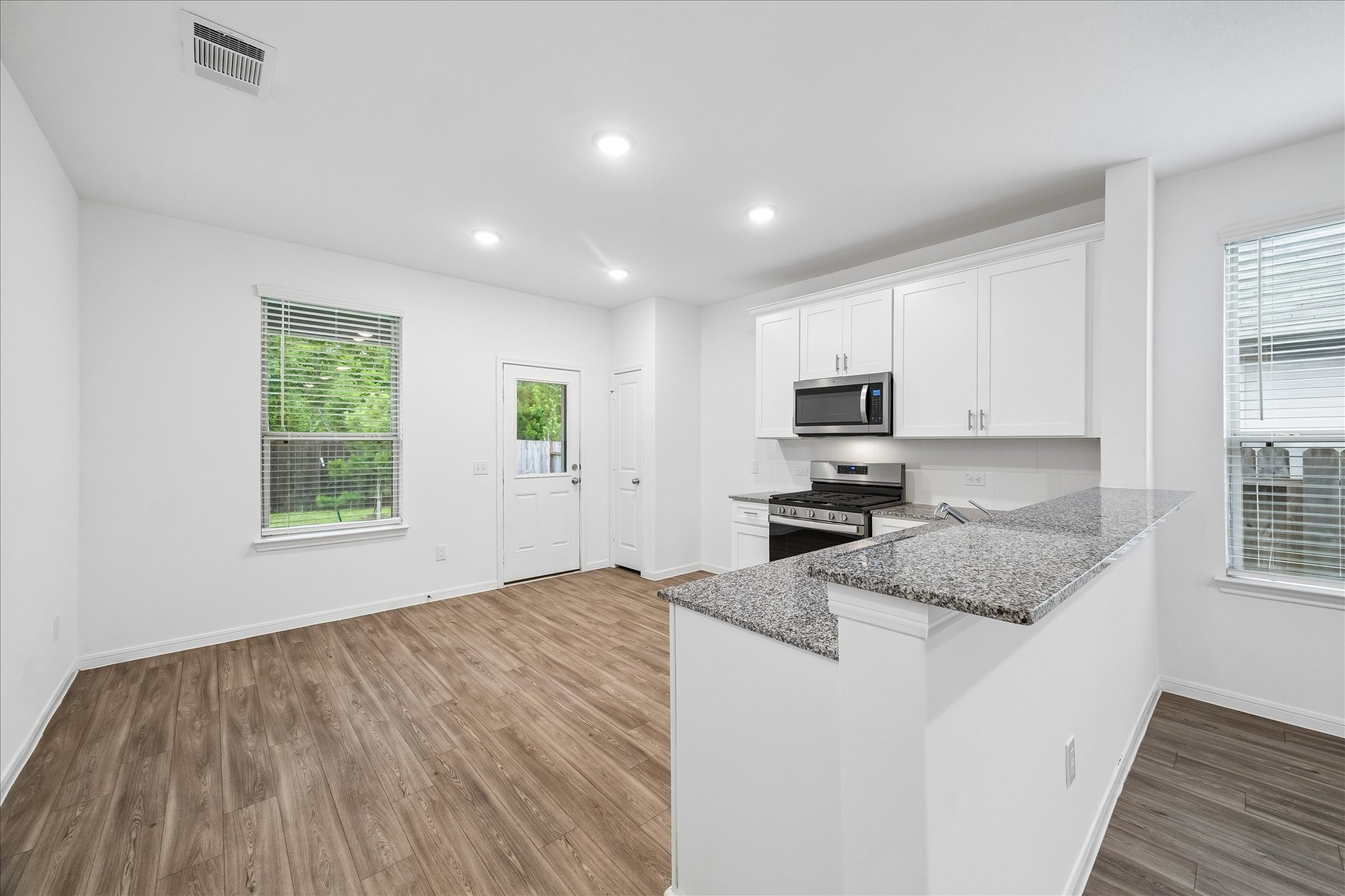 317 Maple Bark Trail Willis, TX 77378 - Photo 8 of 19
