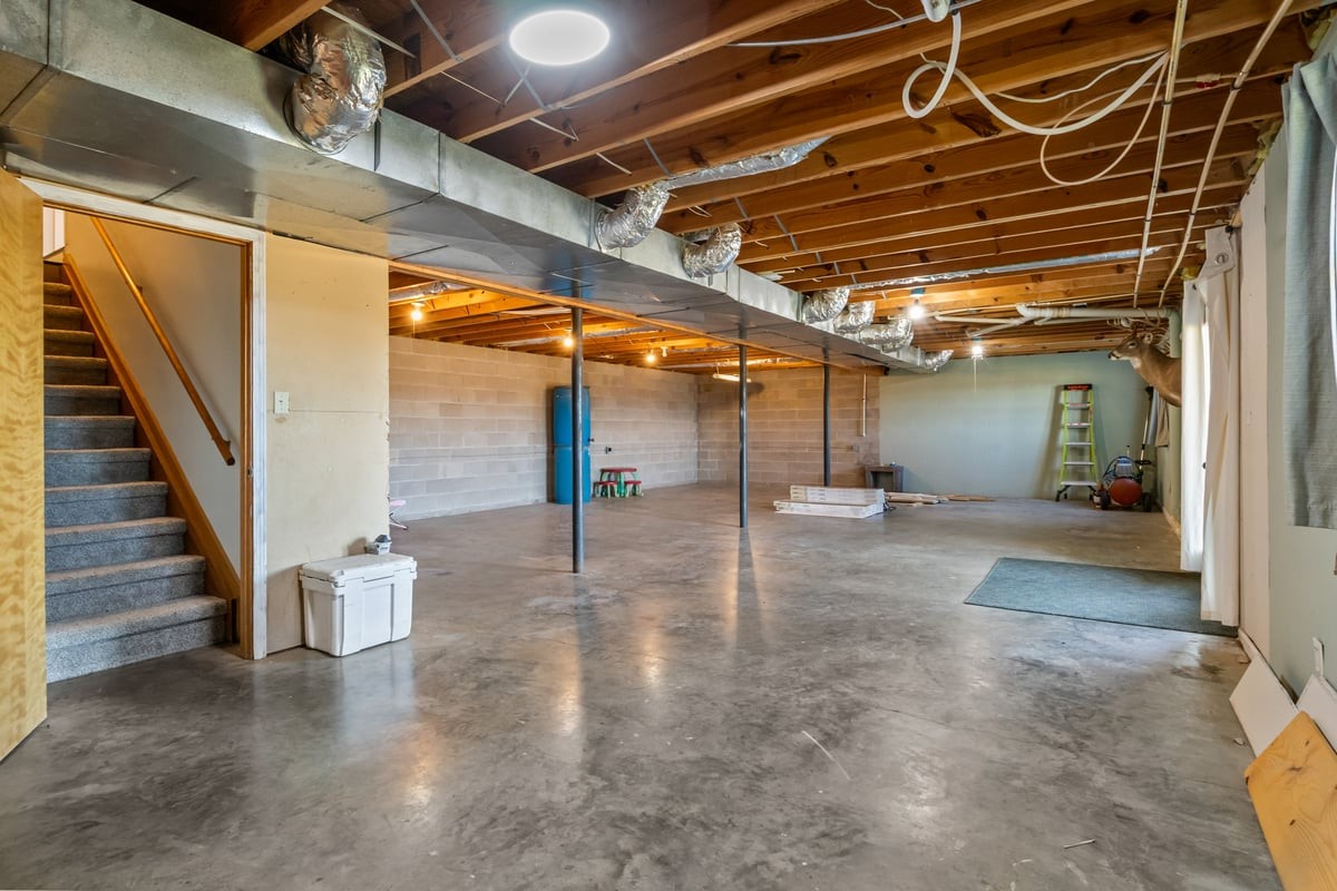 365 Little Benton Road Mansfield, TN 38236 - Photo 30 of 53 a view of entryway