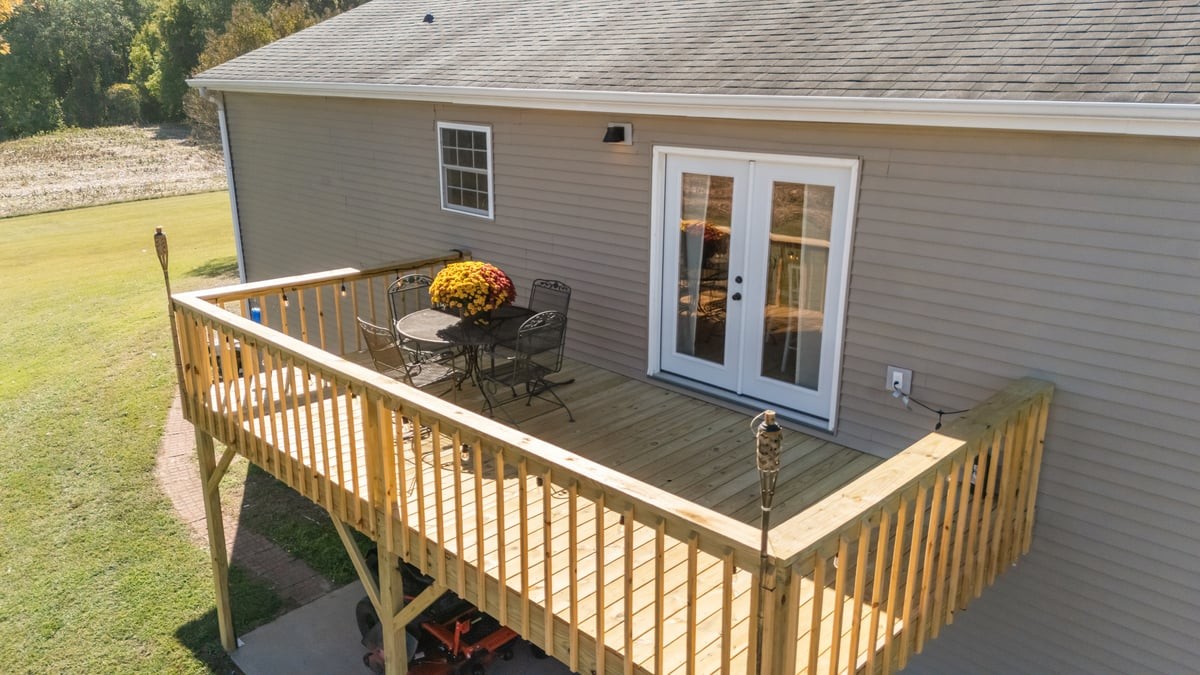365 Little Benton Road Mansfield, TN 38236 - Photo 38 of 53 a view of balcony with furniture