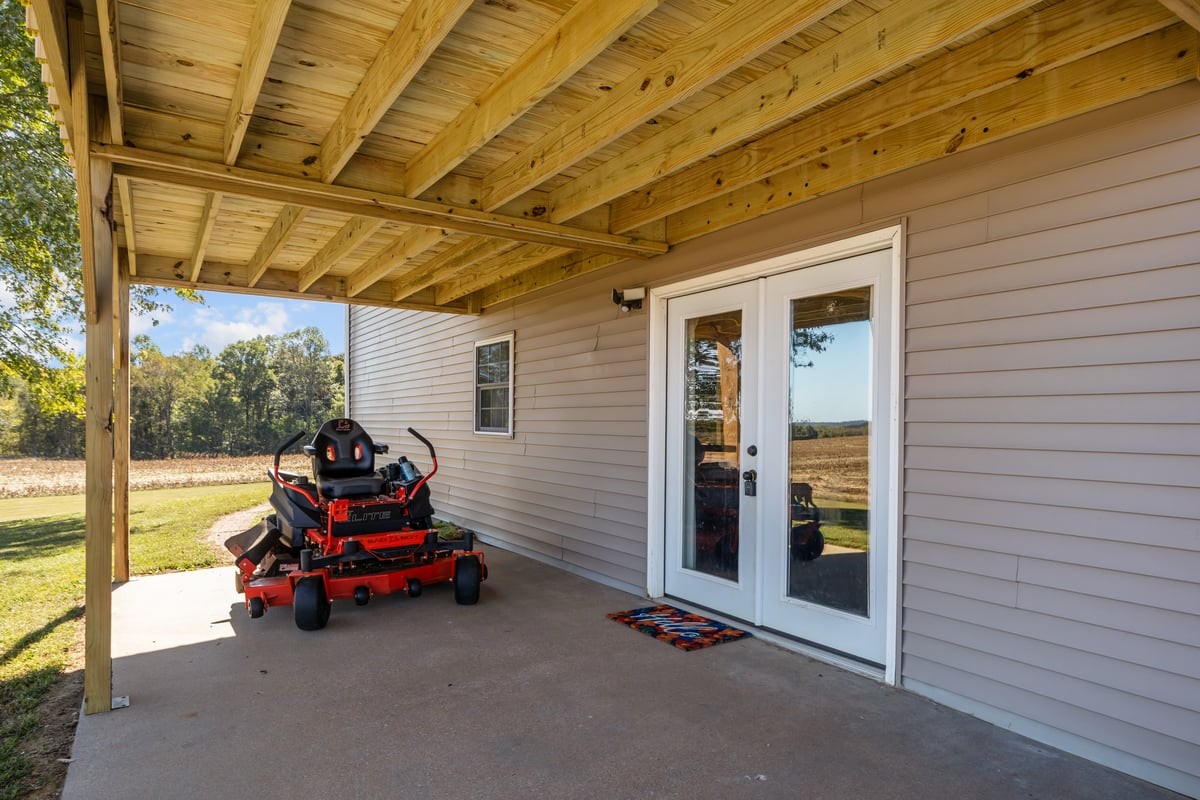 365 Little Benton Road Mansfield, TN 38236 - Photo 40 of 53 a view of a room with washing machine