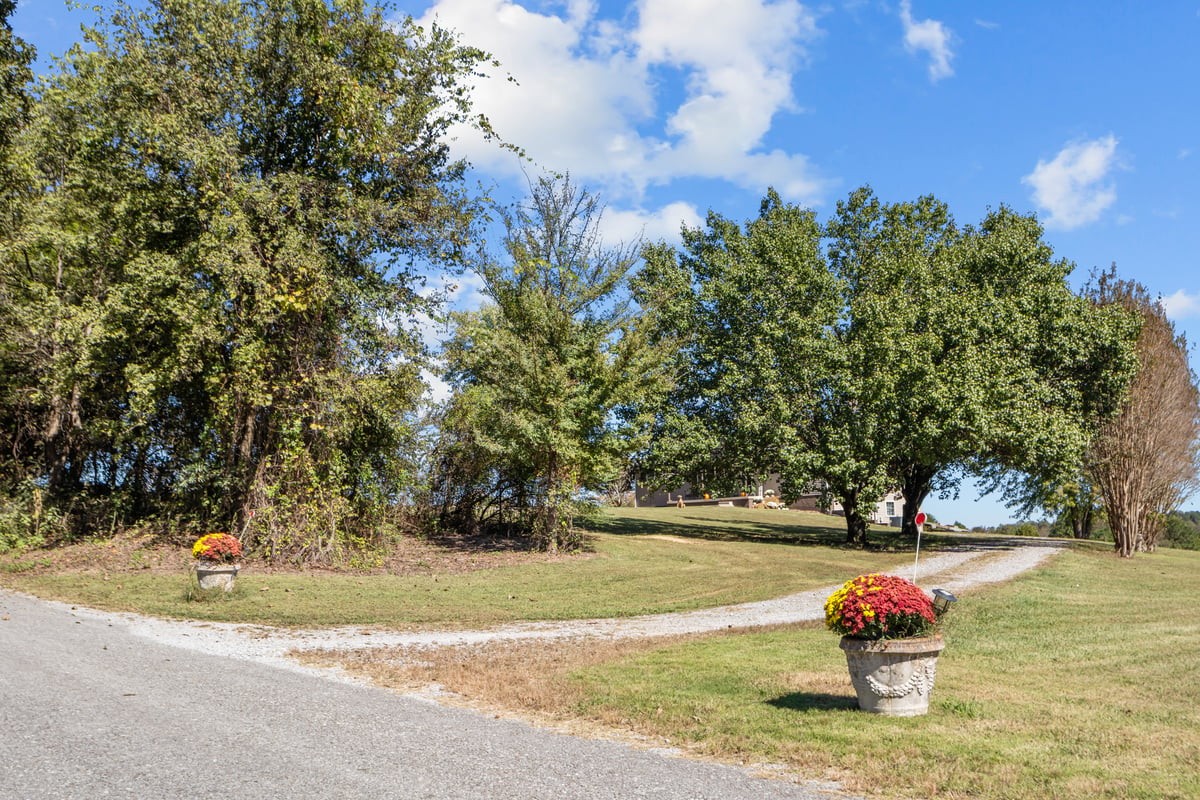 365 Little Benton Road Mansfield, TN 38236 - Photo 44 of 53