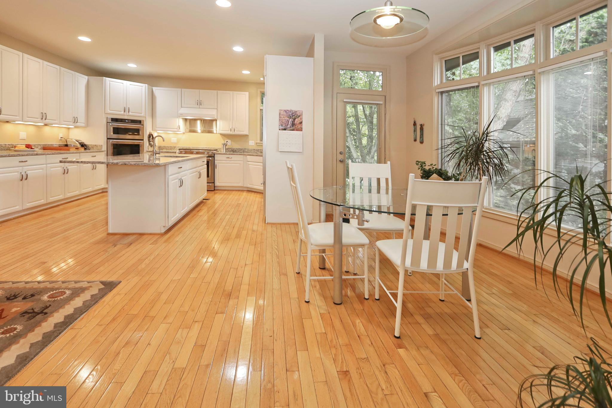 1453 Waterfront Road Reston, VA 20194 - Photo 15 of 56 Bay-windowed Breakfast Space