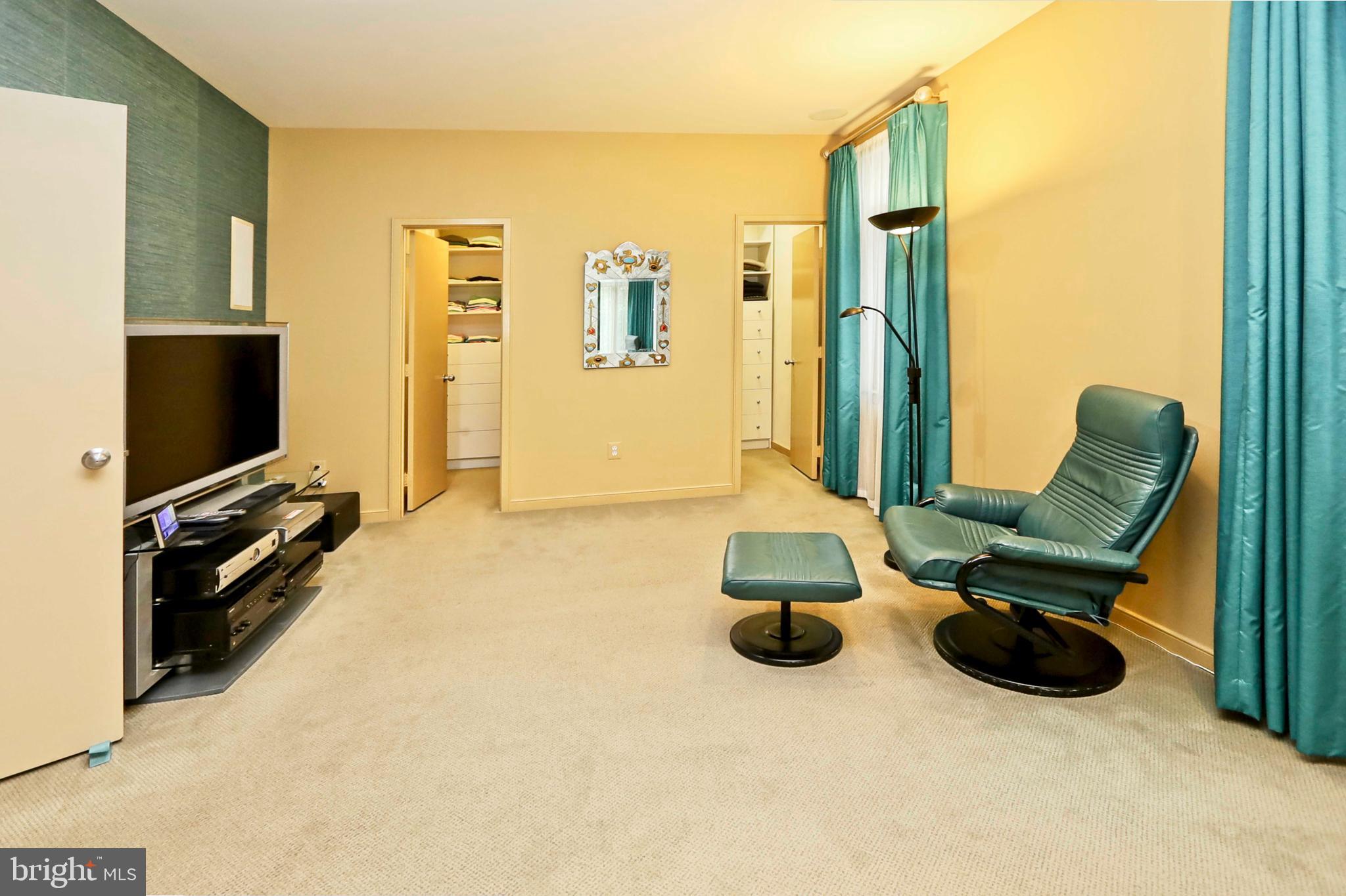 1453 Waterfront Road Reston, VA 20194 - Photo 25 of 56 Sitting Room and large Walk-in