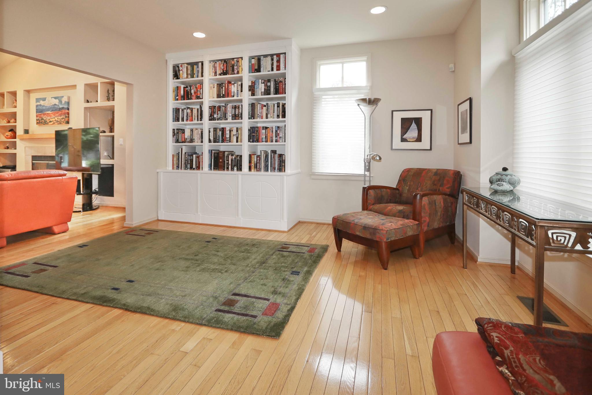 1453 Waterfront Road Reston, VA 20194 - Photo 4 of 56 Living Room
