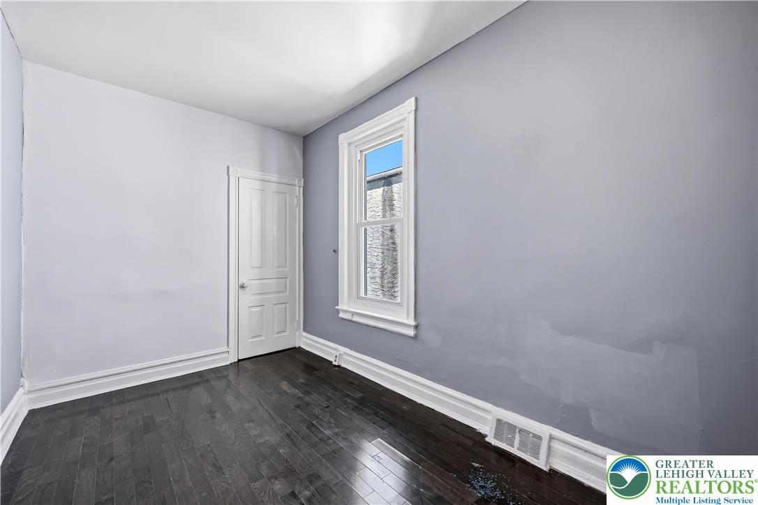 306 Ridge Avenue Allentown, PA 18102 - Photo 13 of 26