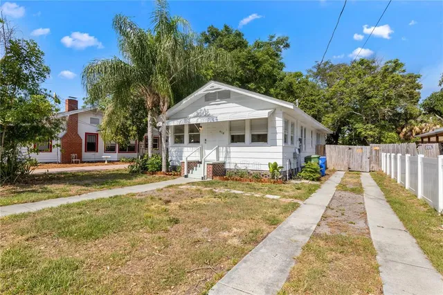 $2,500 | 918 16th Street West, Bradenton, FL 34205