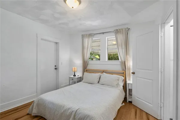 $2,200 | 918 16th Street West, Bradenton, FL 34205