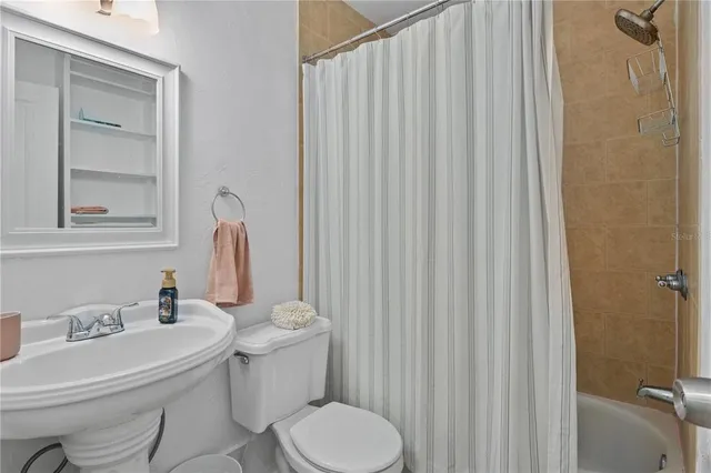 $2,500 | 918 16th Street West, Bradenton, FL 34205