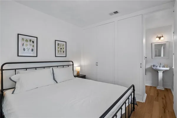 $2,200 | 918 16th Street West, Bradenton, FL 34205