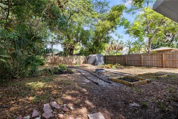 $2,200 | 918 16th Street West, Bradenton, FL 34205