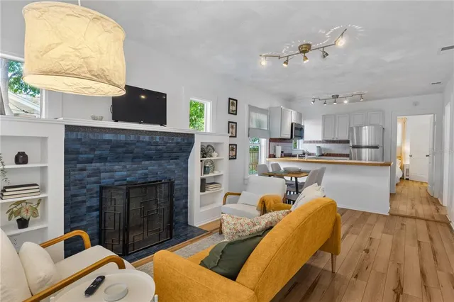 $2,500 | 918 16th Street West, Bradenton, FL 34205