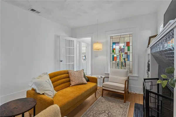 $2,200 | 918 16th Street West, Bradenton, FL 34205