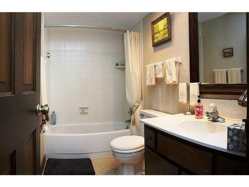 8061 Castle Lake Road Indianapolis, IN 46256 - Photo 18 of 24 Gallery Image 18