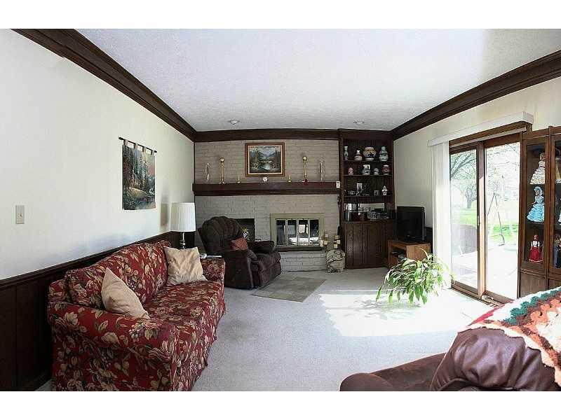 8061 Castle Lake Road Indianapolis, IN 46256 - Photo 4 of 24 Gallery Image 4