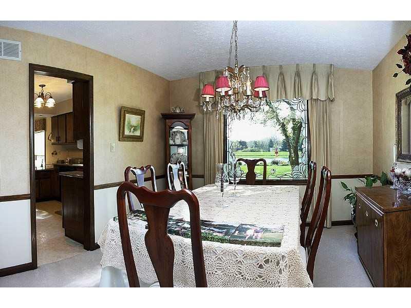 8061 Castle Lake Road Indianapolis, IN 46256 - Photo 5 of 24 Gallery Image 5