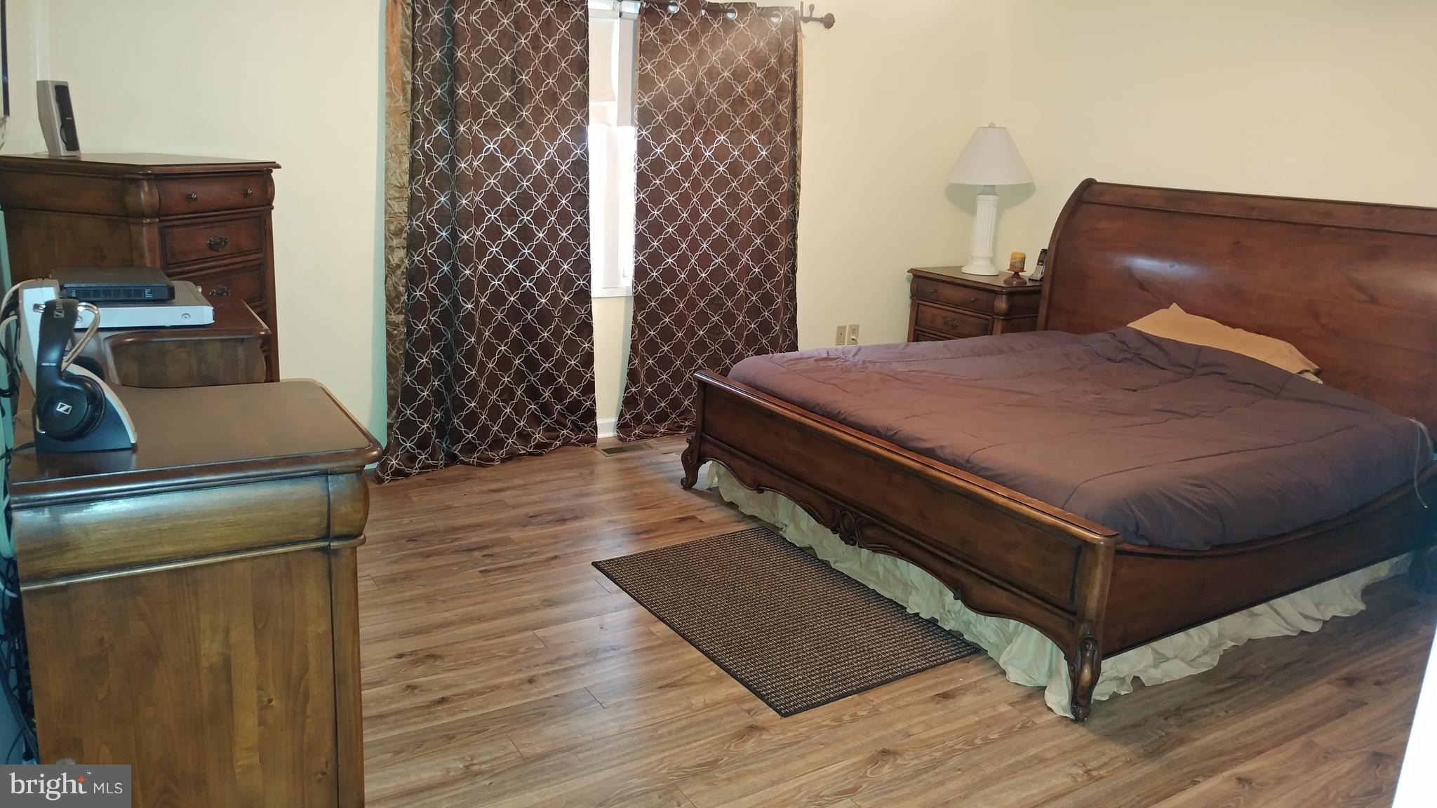 12413 Eastgate Lane Laurel, MD 20708 - Photo 14 of 30 ENORMOUS MASTER BEDROOM!