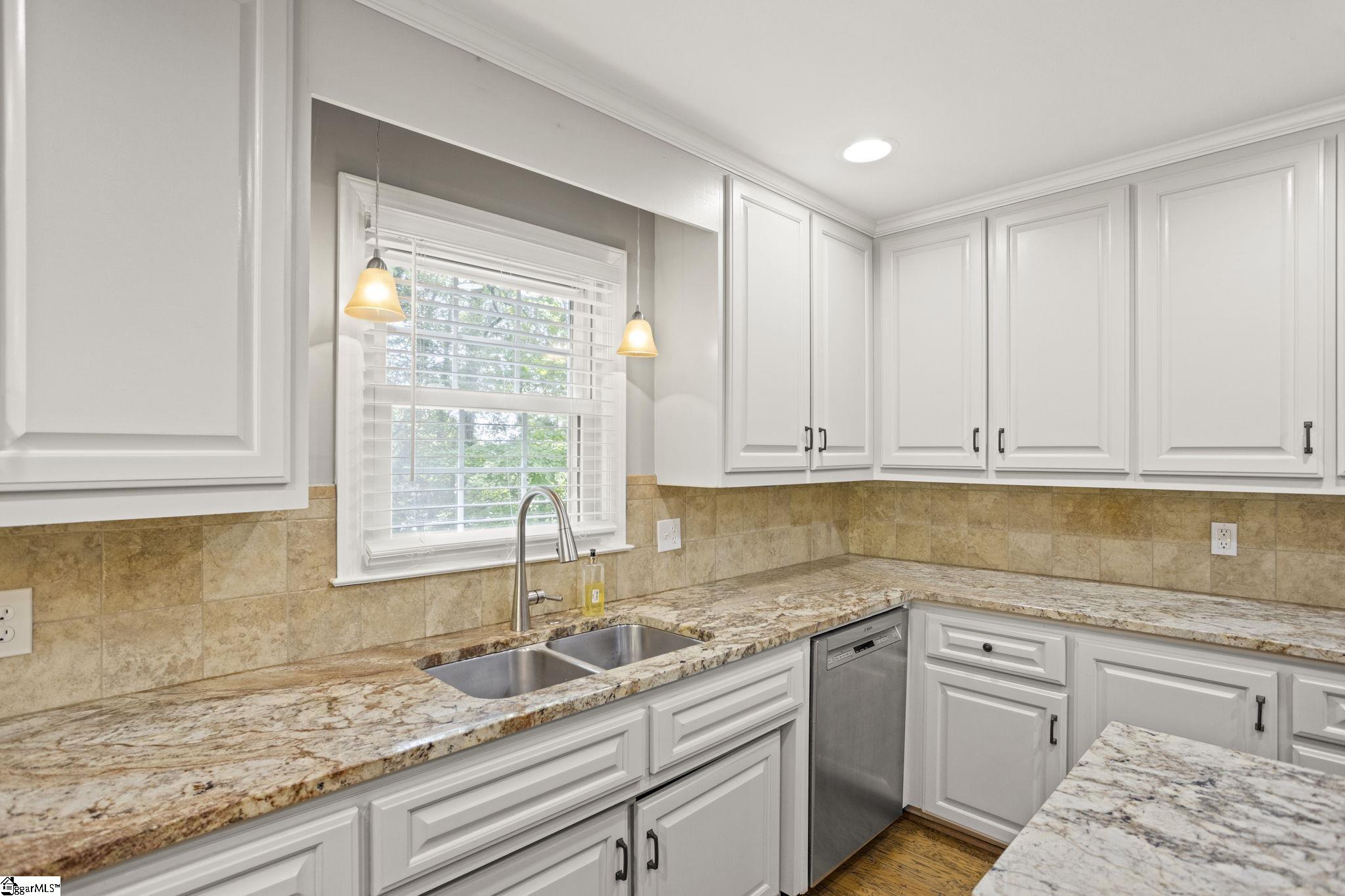 651 Altamont Road Greenville, SC 29609 - Photo 11 of 45