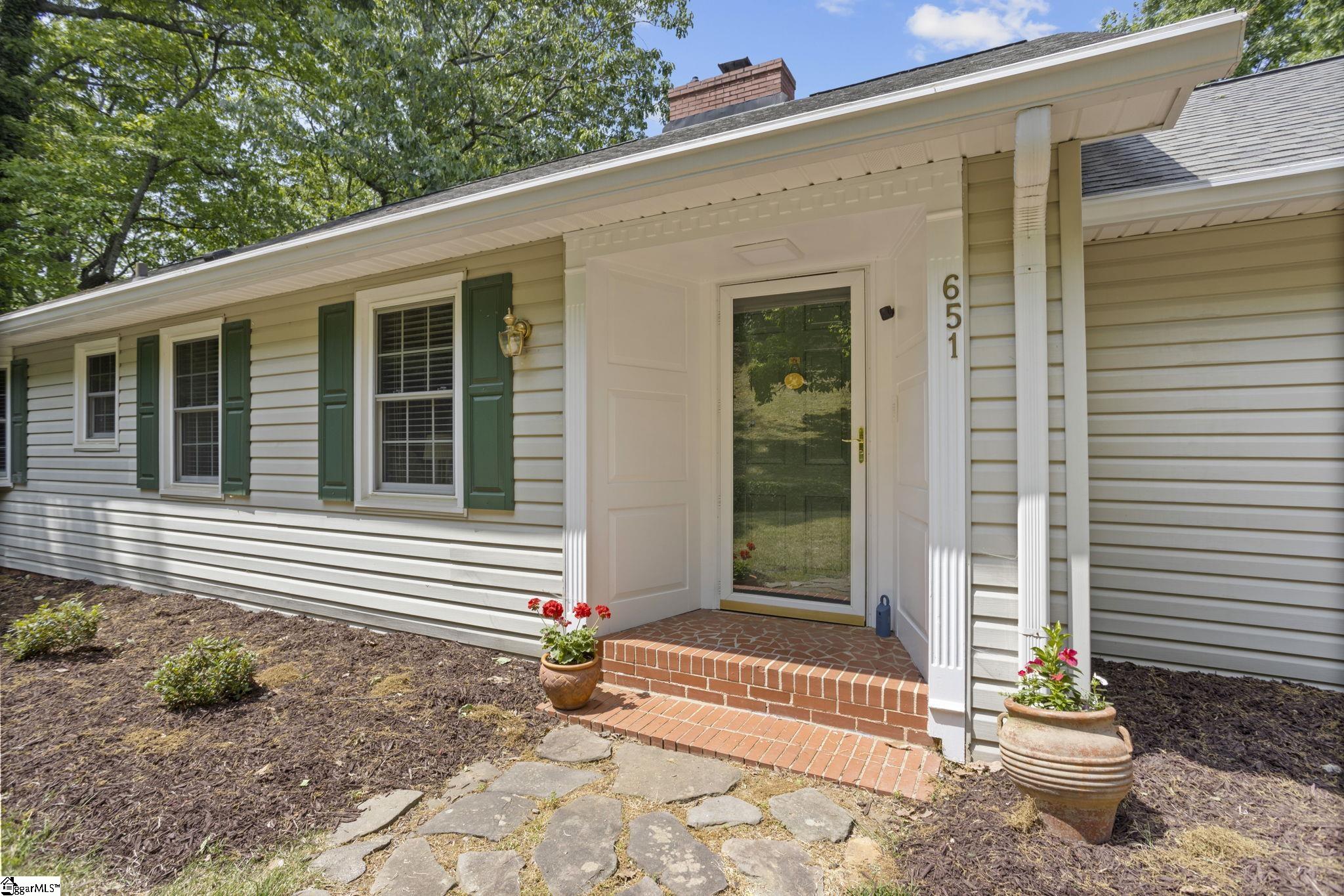 651 Altamont Road Greenville, SC 29609 - Photo 3 of 45