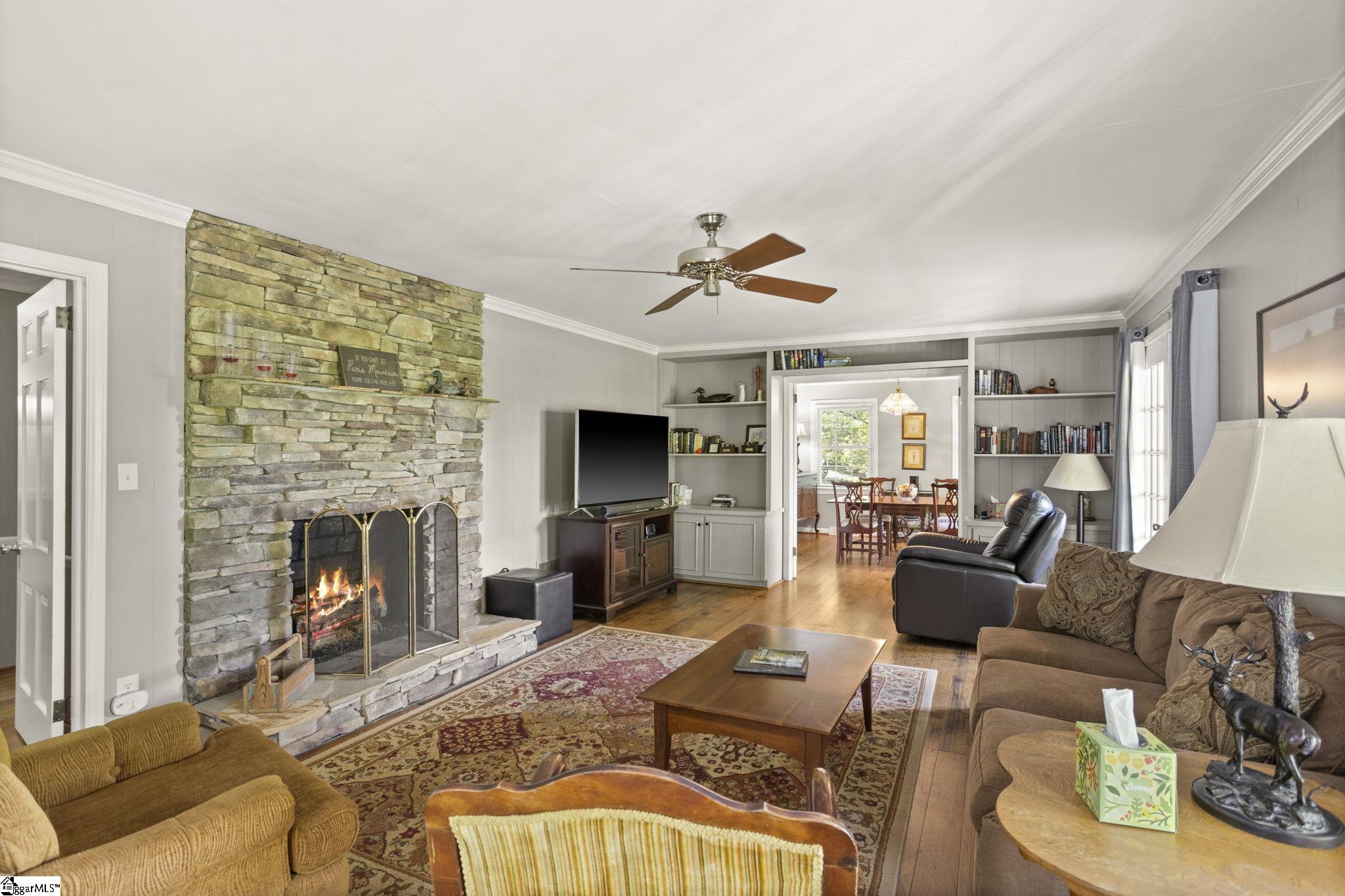 651 Altamont Road Greenville, SC 29609 - Photo 6 of 45
