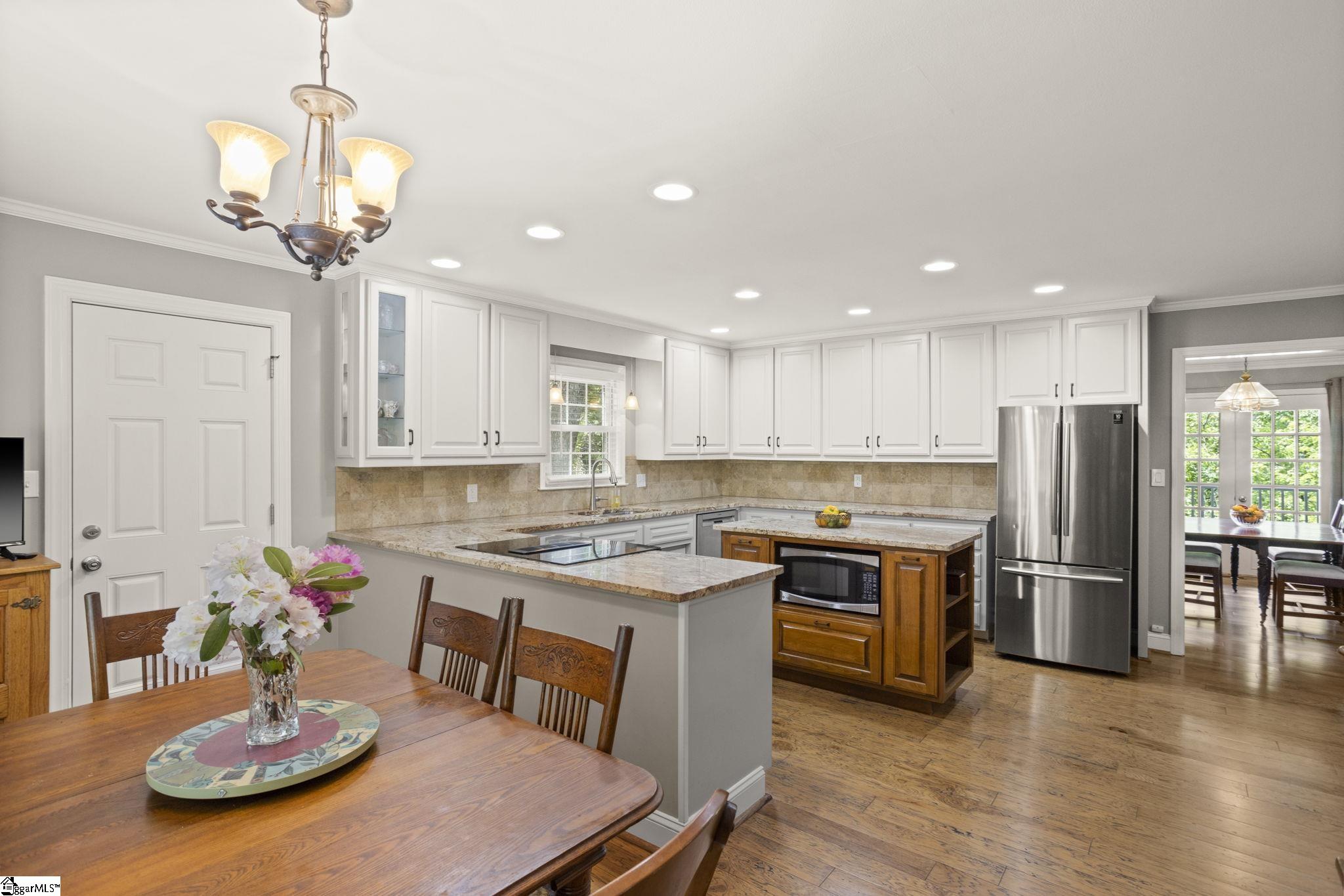 651 Altamont Road Greenville, SC 29609 - Photo 10 of 45