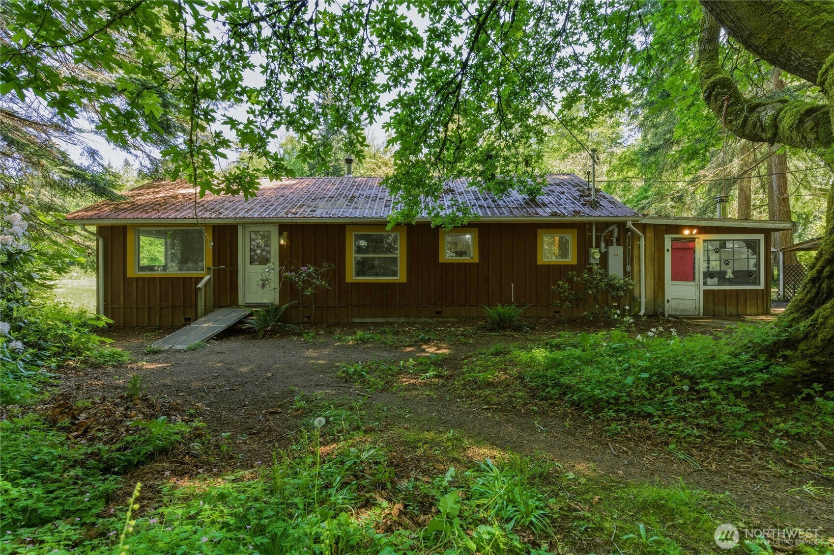 3511 Quade Road Clinton, WA 98236 - Photo 2 of 40