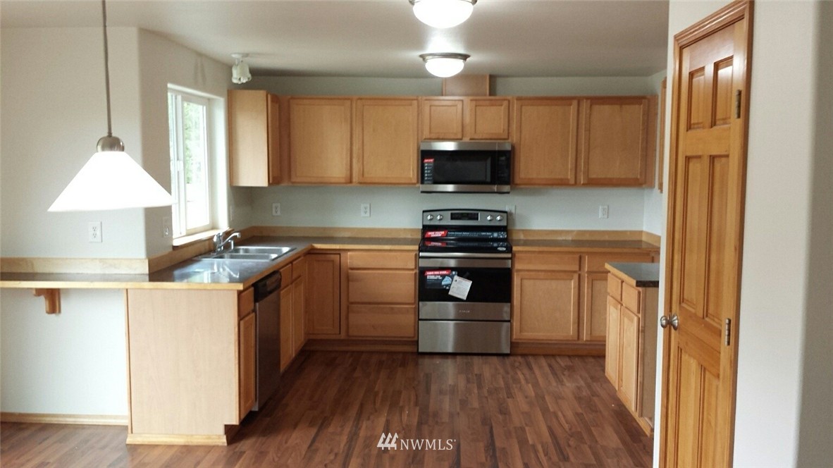 1039 Logan Hill Road Chehalis, WA 98532 - Photo 3 of 7